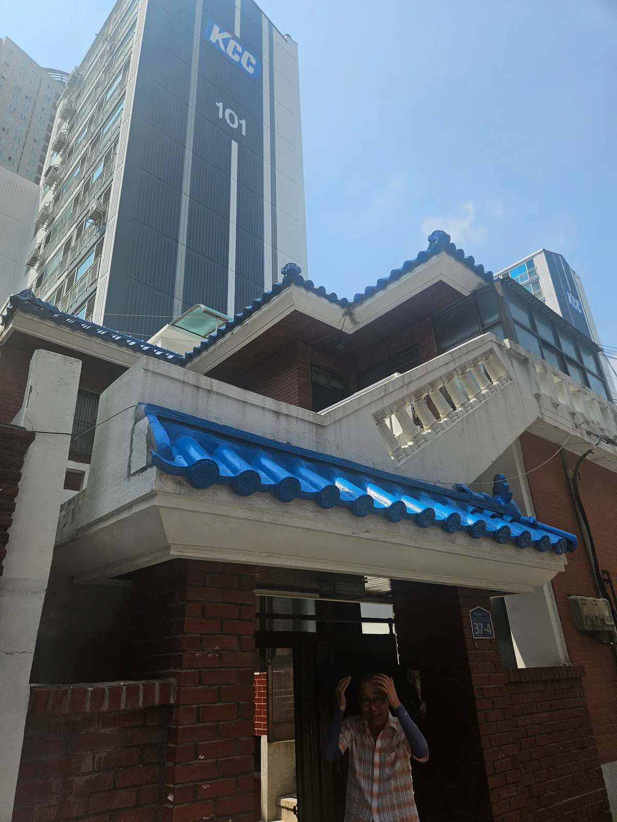 방학동 옥상 누수 | 비가 온 다음 날 최상층 천장에 얼룩이 번짐 원인 구분 대표 사진